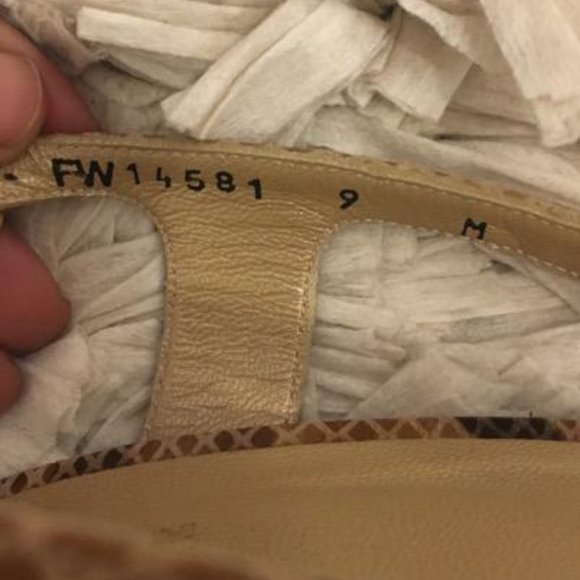 Stuart Weitzman Sling back peep toe heels - Picture 4 of 5